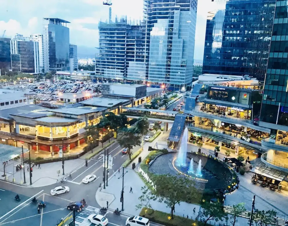 Easyworld One Uptown Residence BGC
