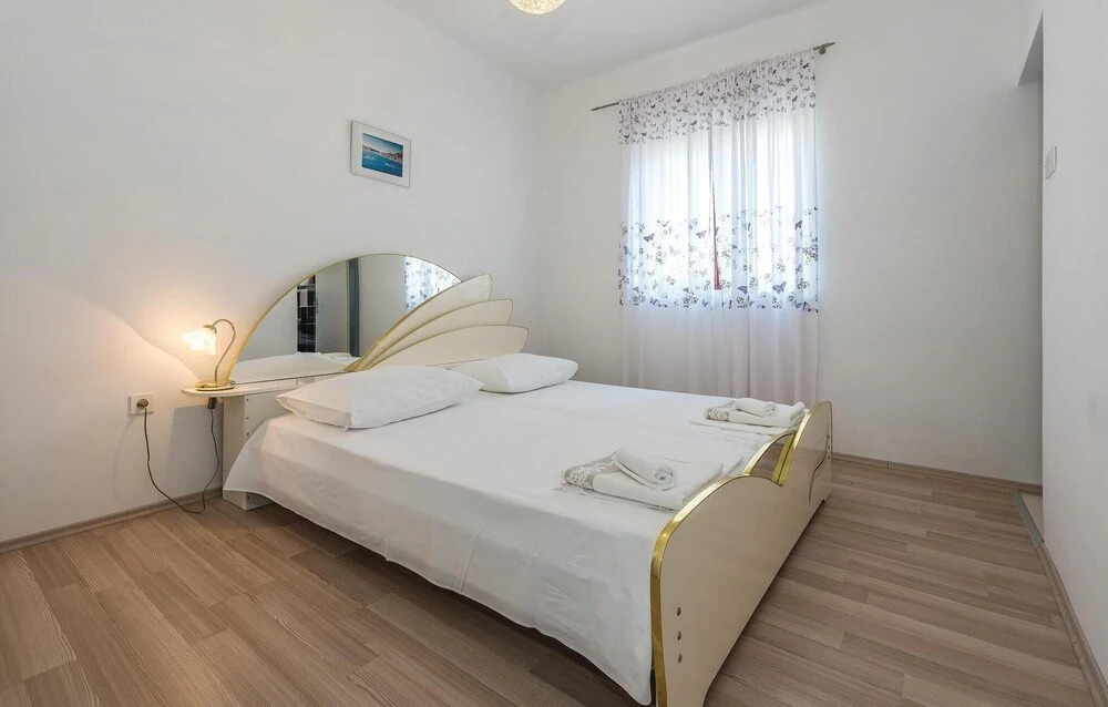 Nice Home in Tribunj With Wifi, 9 Bedrooms and Outdoor Swimming Pool