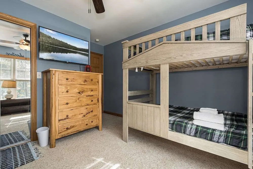 Four Cubs Cabin
