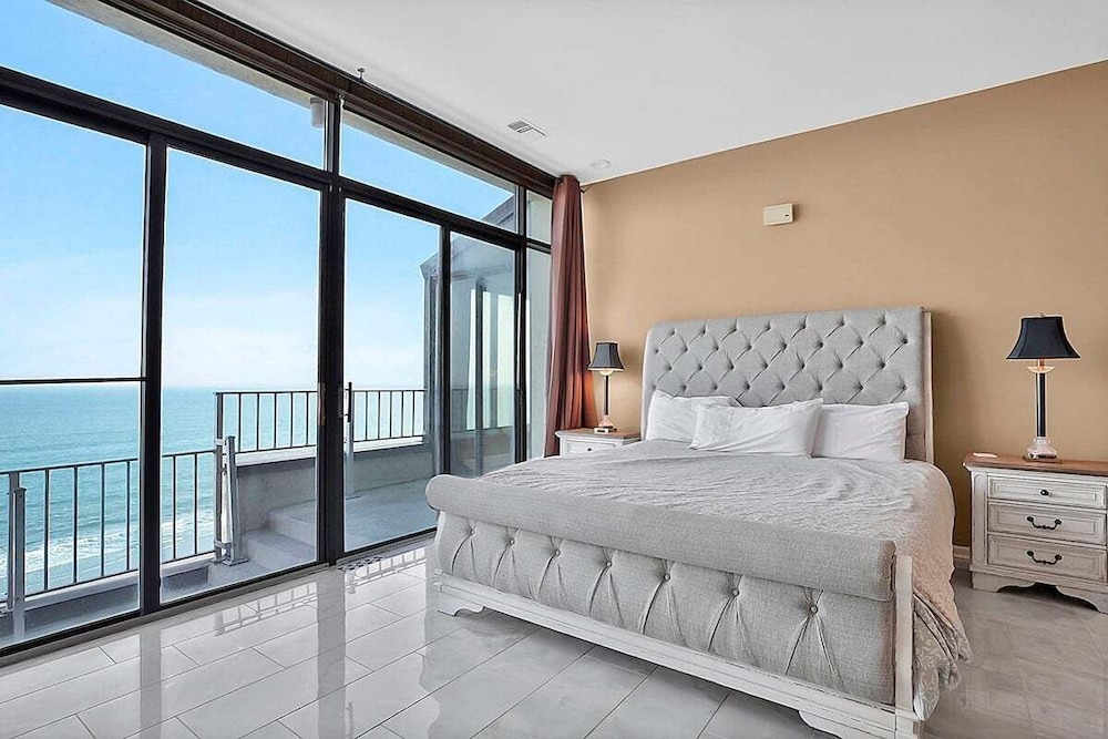 Sands Beach Club Ph1114