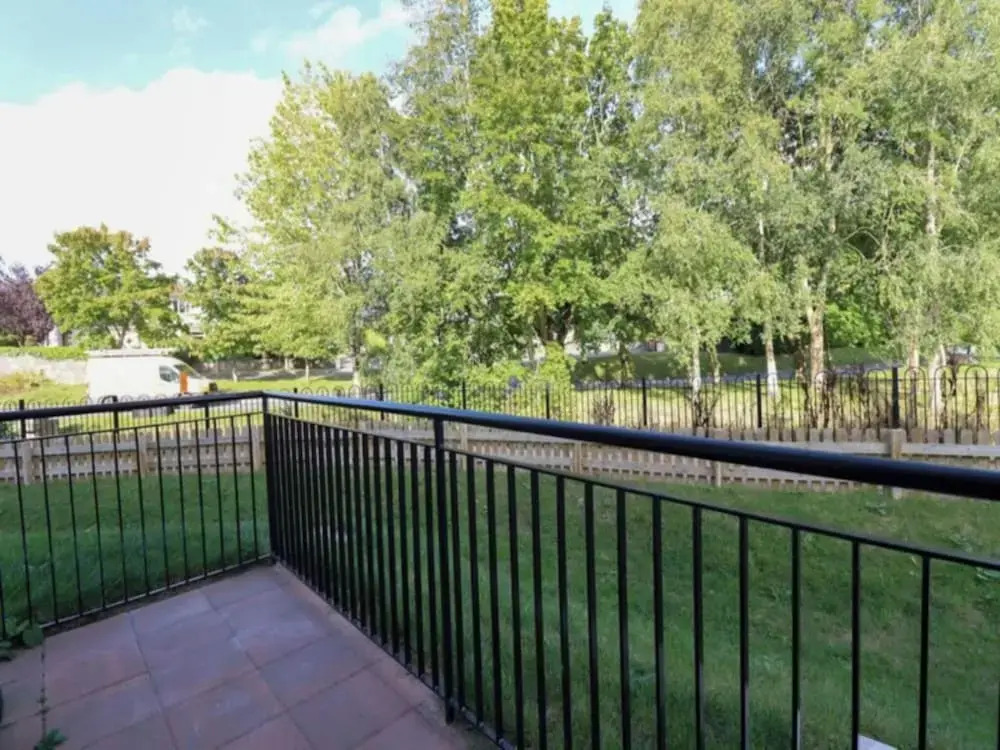Charming 2-bed Apartment in Dublin's Countryside