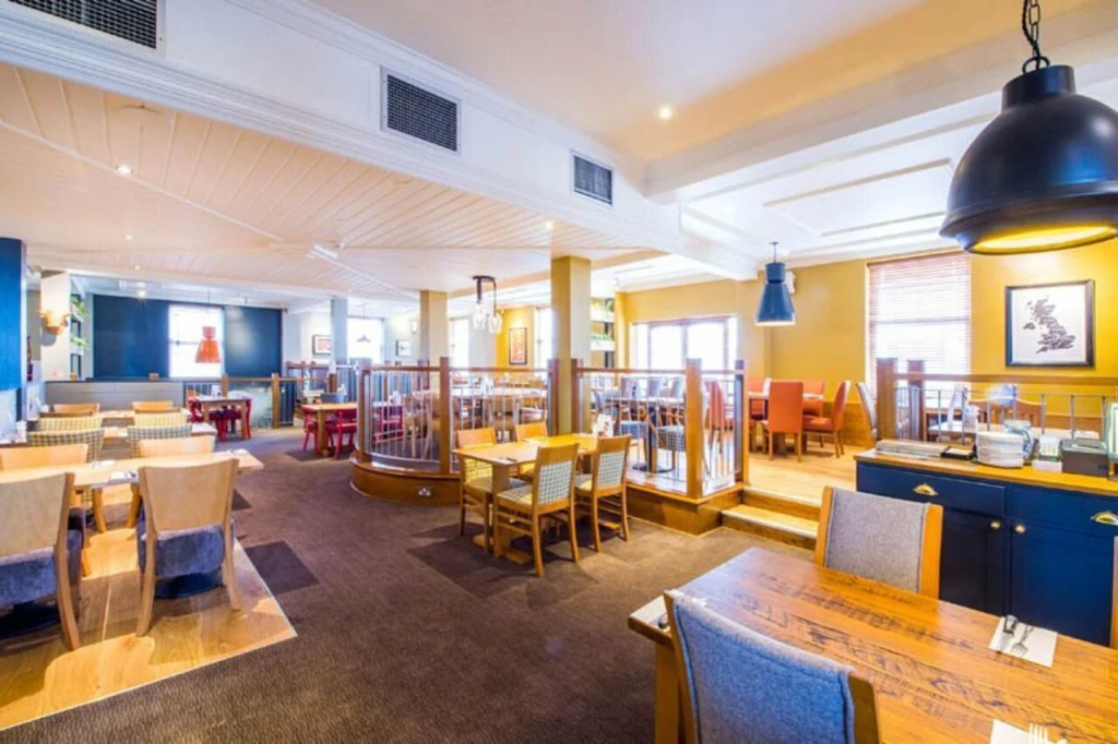 Premier Inn Manchester Salford Quays