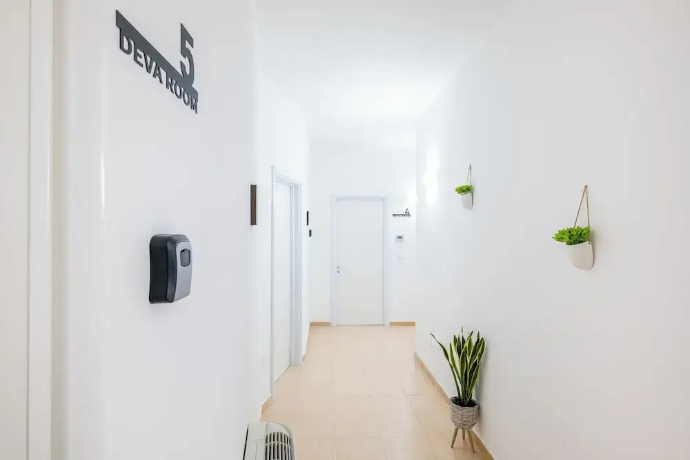 Deva Room
