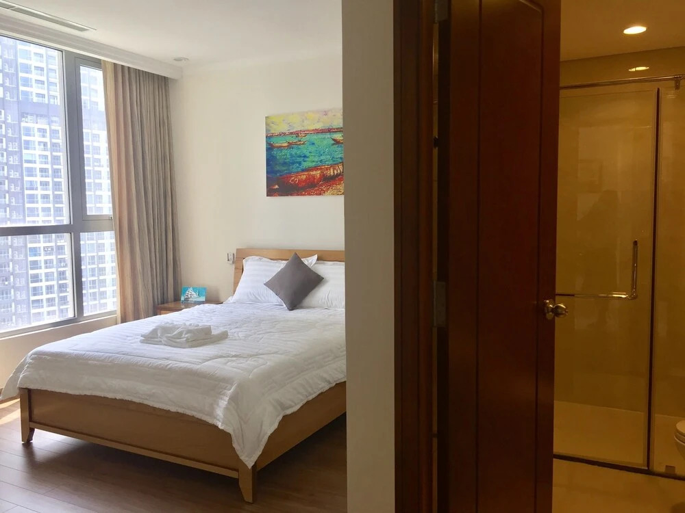 2 BRs Apt at Vinhomes Central Park