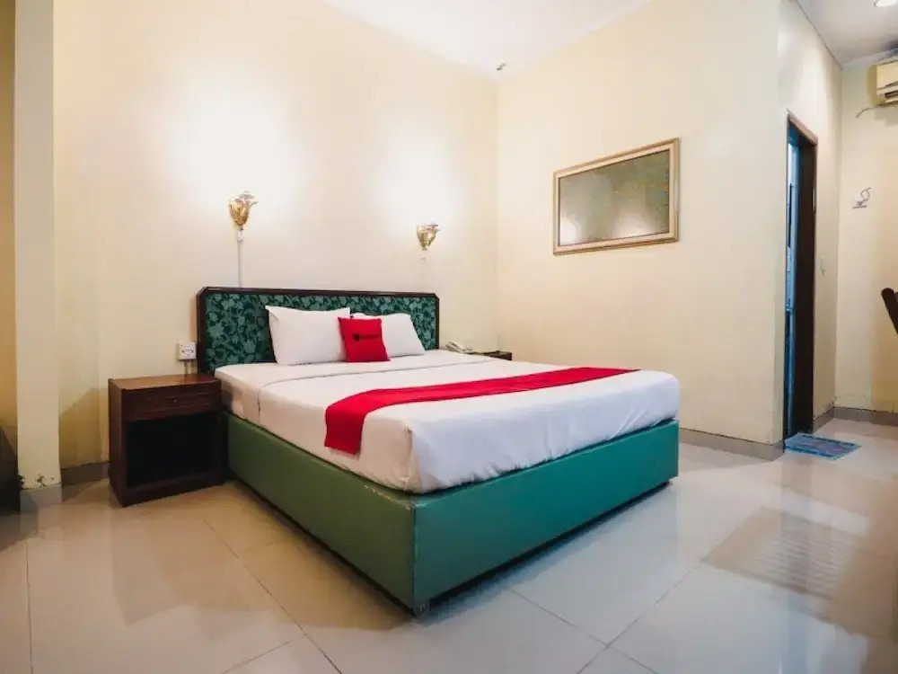 RedDoorz Plus @ Purwosari
