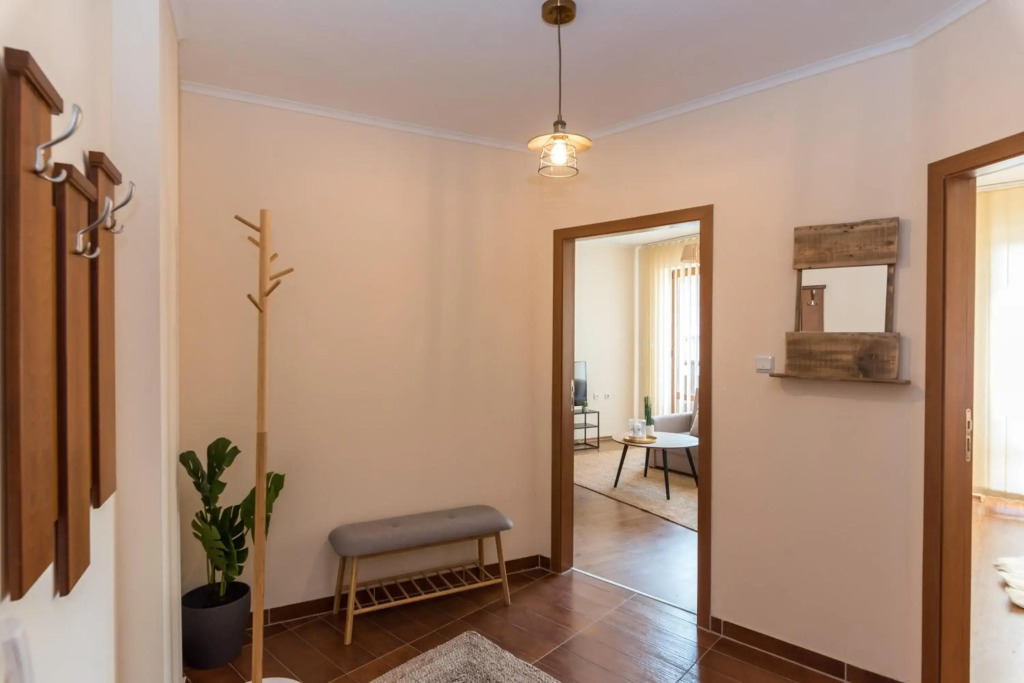 Charming Ski Apartments Near Gondola & Bar Street, Cedar Lodge 1 Complex