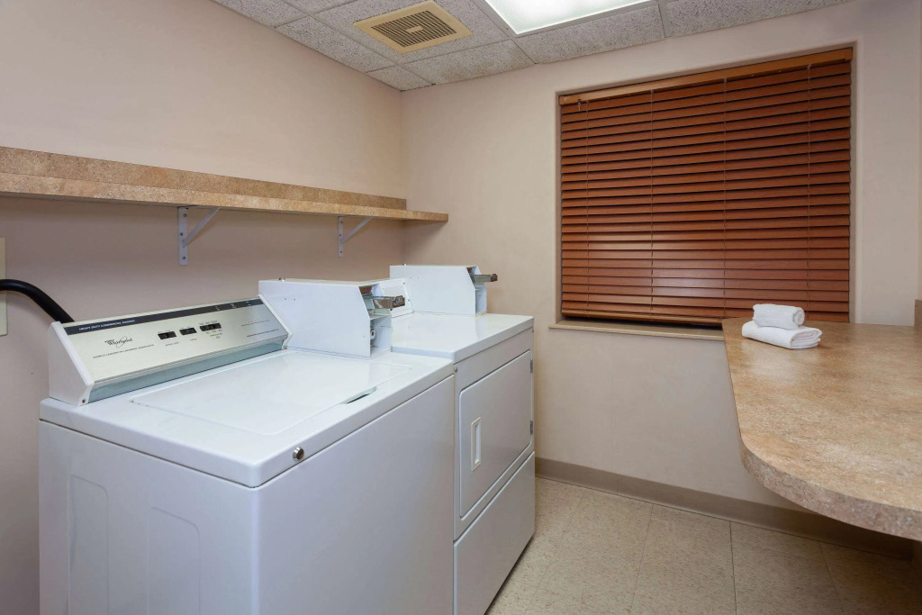 AmericInn by Wyndham Peoria