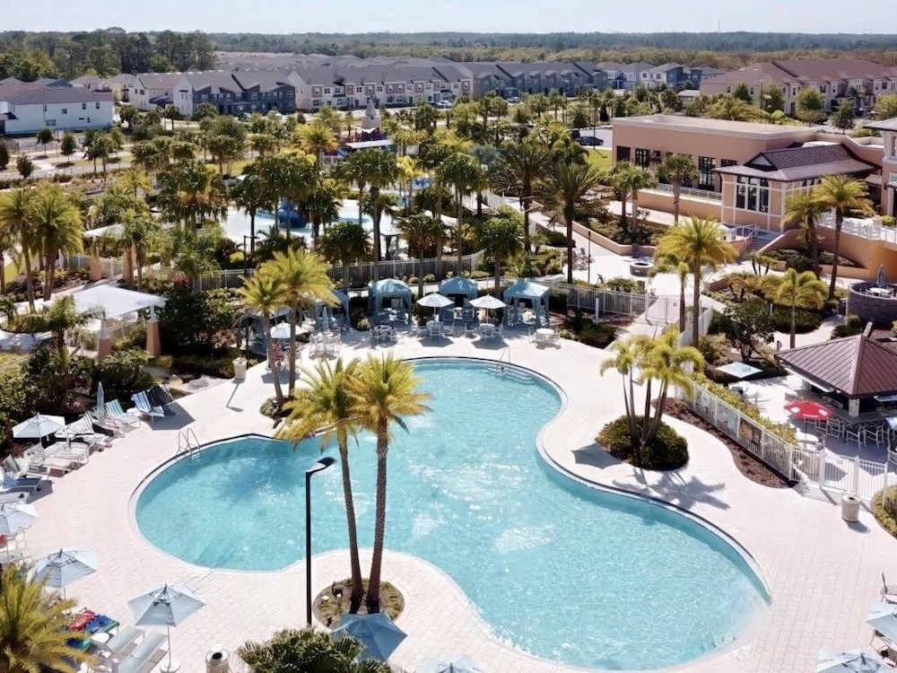 Beautiful Town Home With Splash Pool-1648tpc 5 Bedroom Home by RedAwning