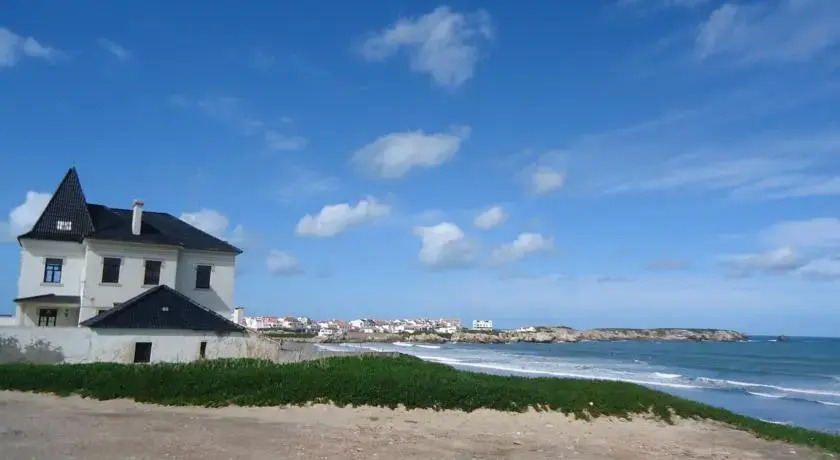 Lagide Beachside Hostel and Studios