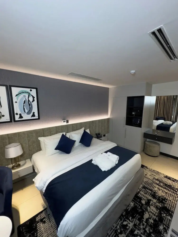 Blu Pearl Hotel & Residence