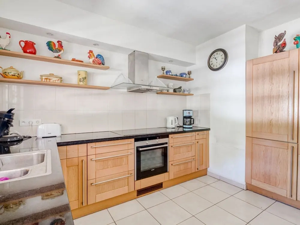 Villa With Guest Accommodation and Heated Pool in Sainte Maxime