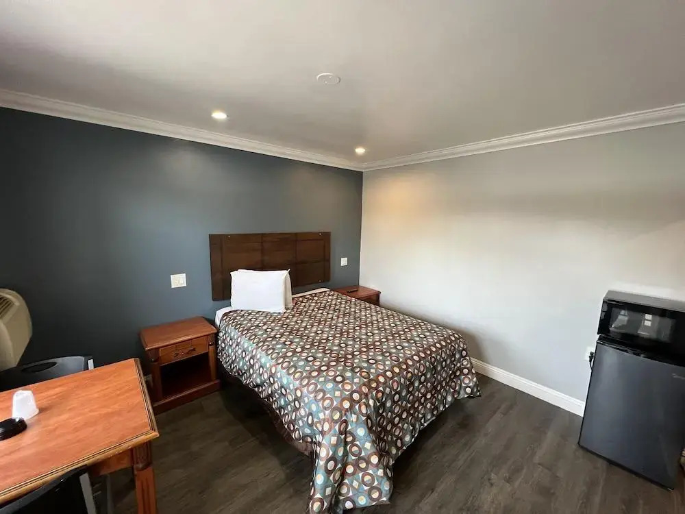SOFI MOTEL