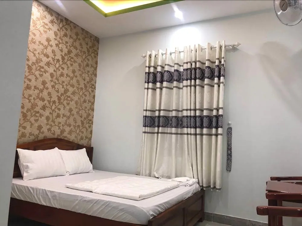 Khách Sạn Bảy Tâm - Khách Sạn Gần Dinh Thầy Thím