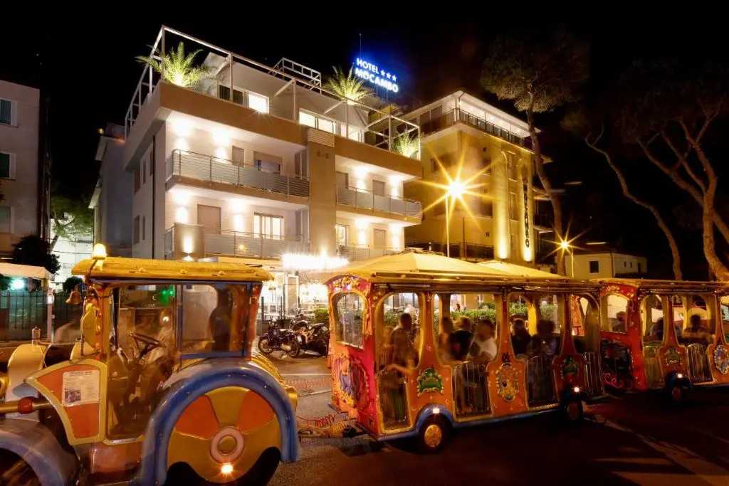 Appartamenti Residence Giardini CENTRALISSIMO AL MARE