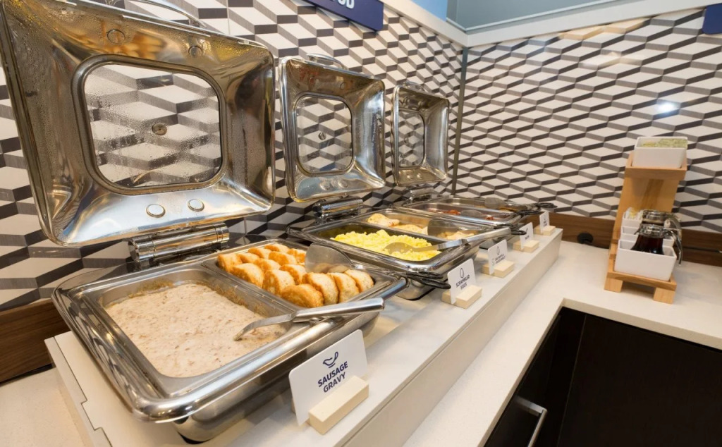 Holiday Inn Express Hotel & Suites Clinton by IHG