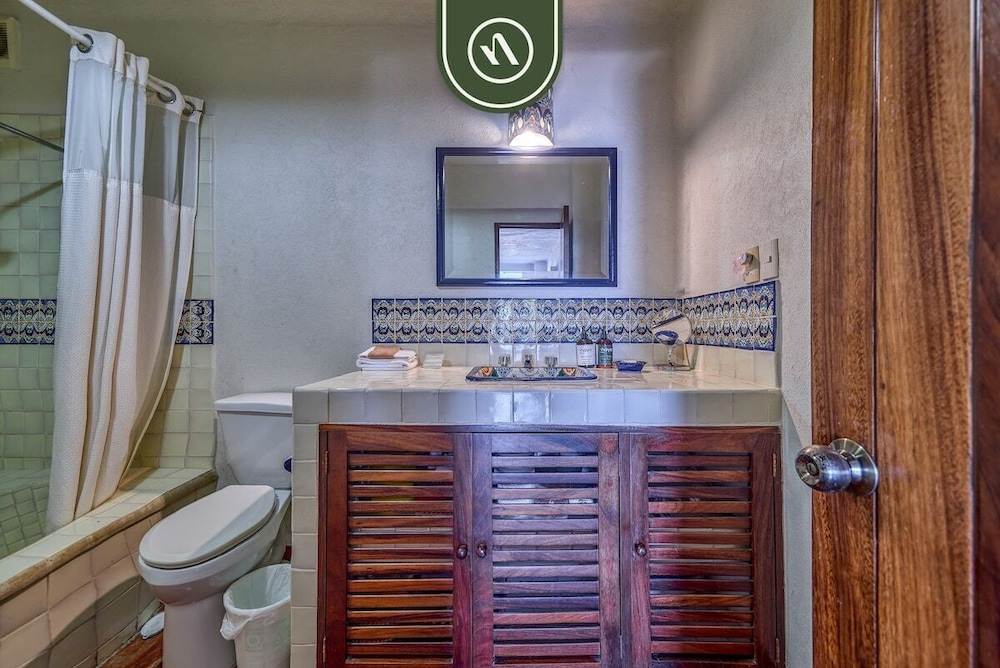Ocean View 2Br Condo-balcony-beach-pool - 310