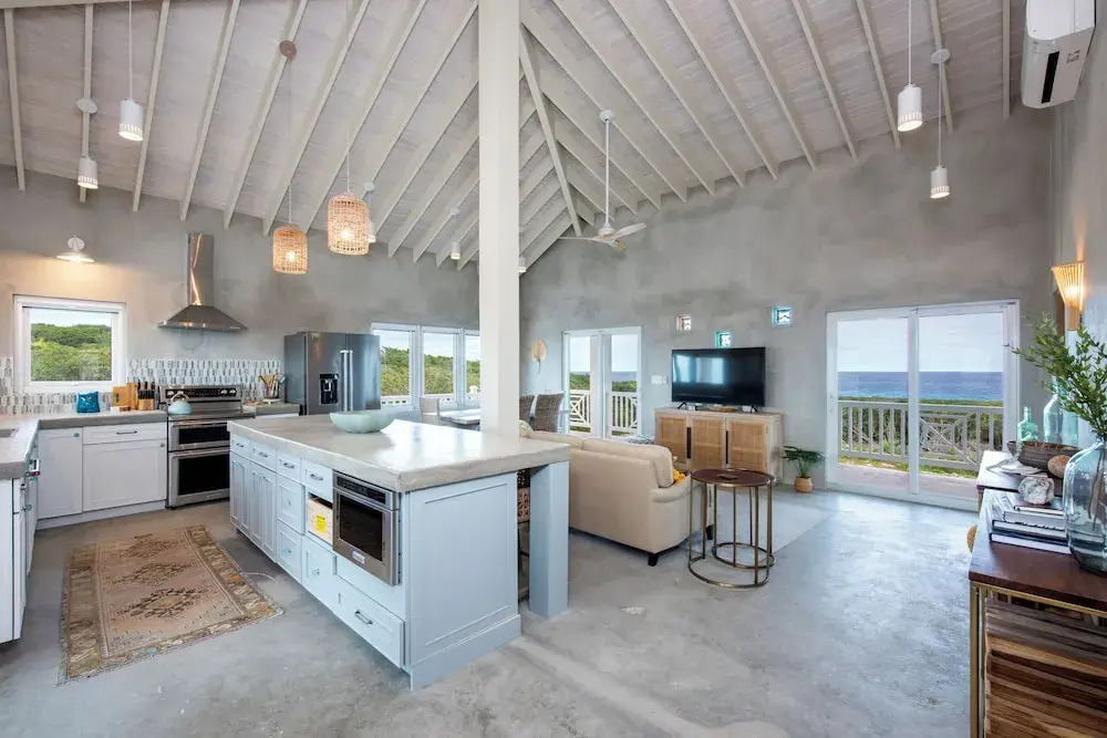 Paradise Cove: Oceanfront Haven With Infinity Pool