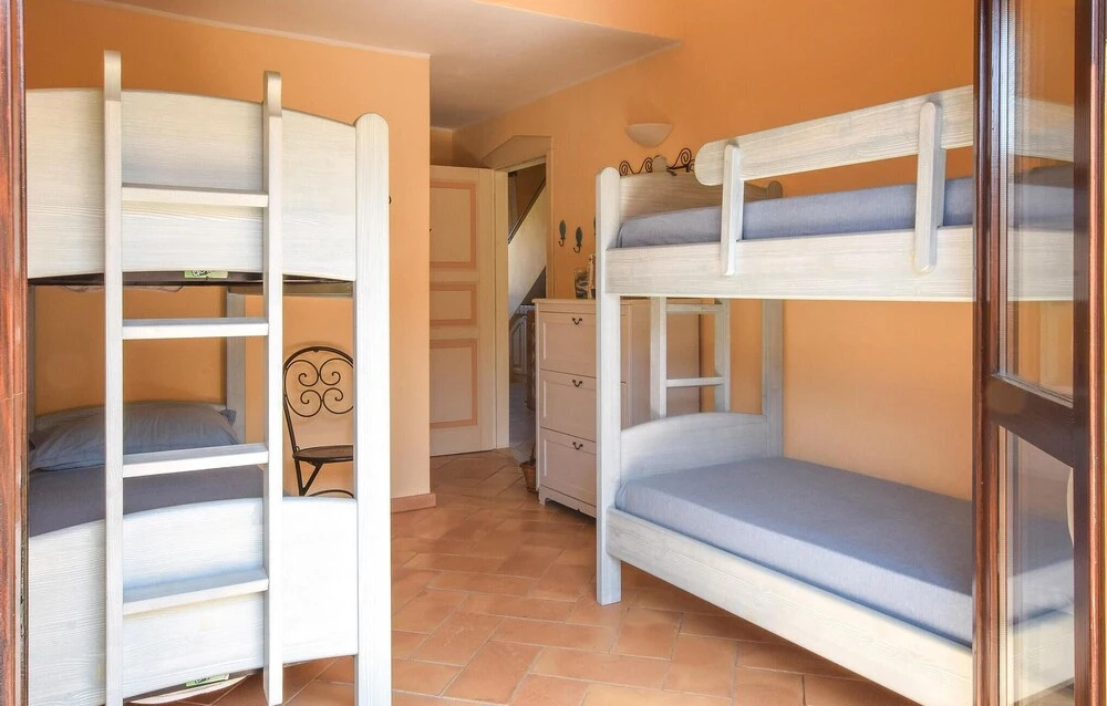 Stunning Home in Capo D'orso - Palau With 3 Bedrooms