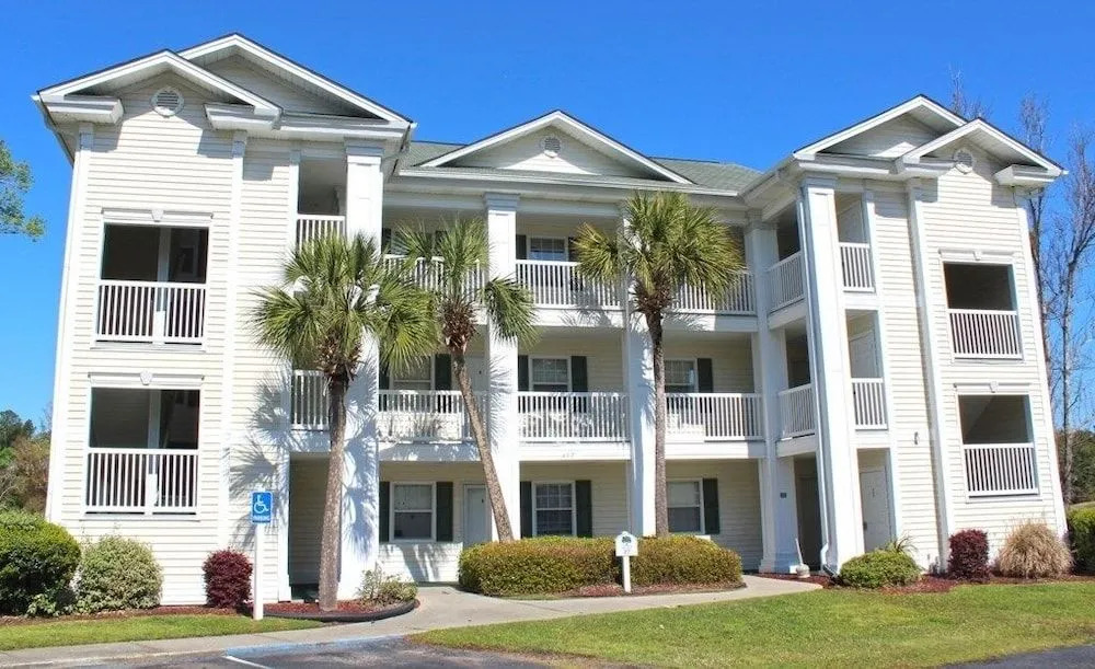 River Oaks 27 B 1 Br condo by RedAwning