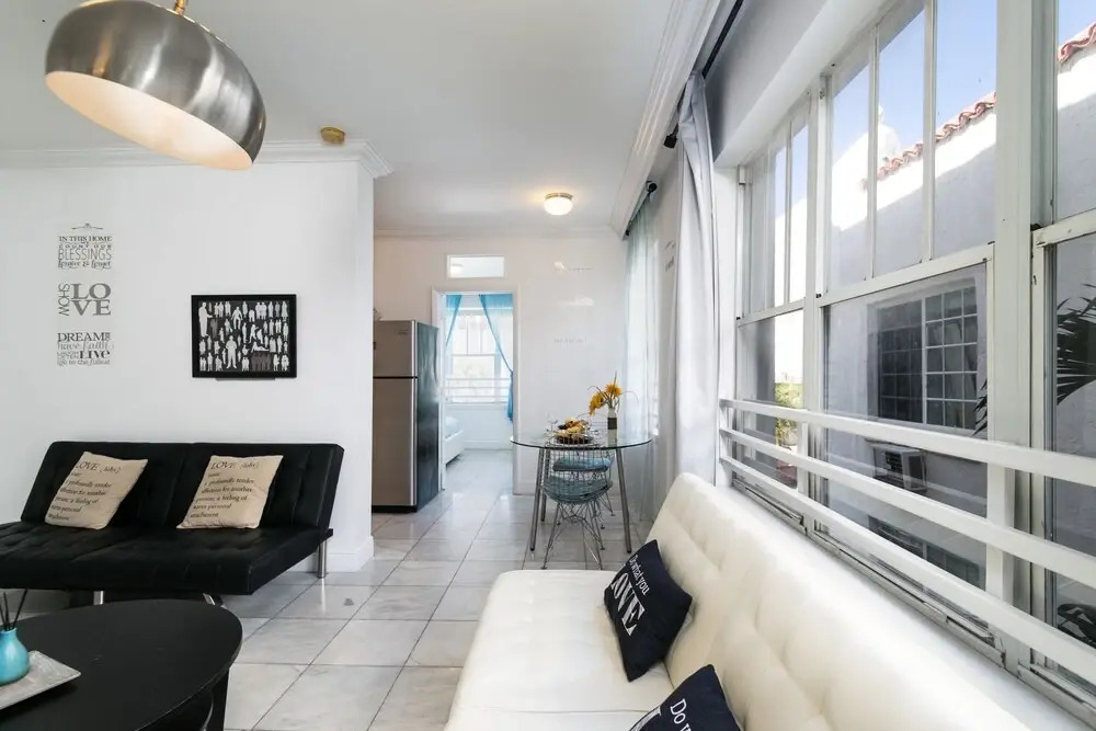 Holiday Apartment on Lincoln Road