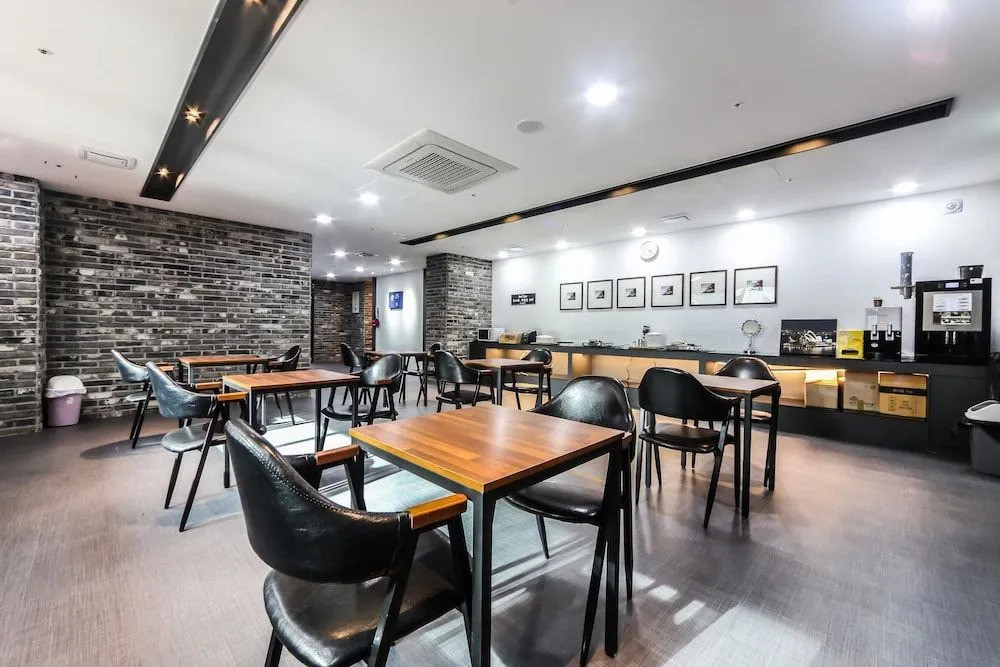 Dynamic Guesthouse