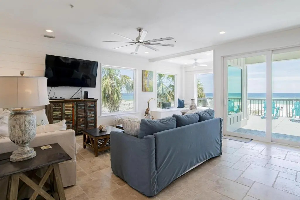 Romar House At Beachside