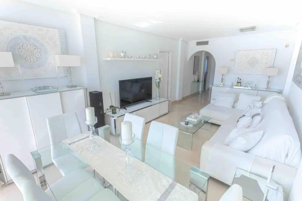 Brigth Apartment/2BED/2BATH/100m beach/Sea Views