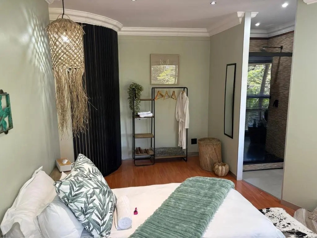 Luxury Upmarket Guesthouse 20 on 4th