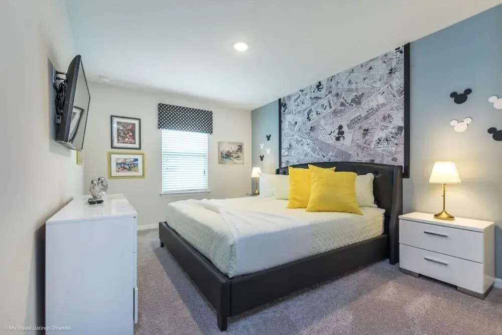 Orlando Newest Resort Community Town Home 5 Bedroom Townhouse by RedAwning