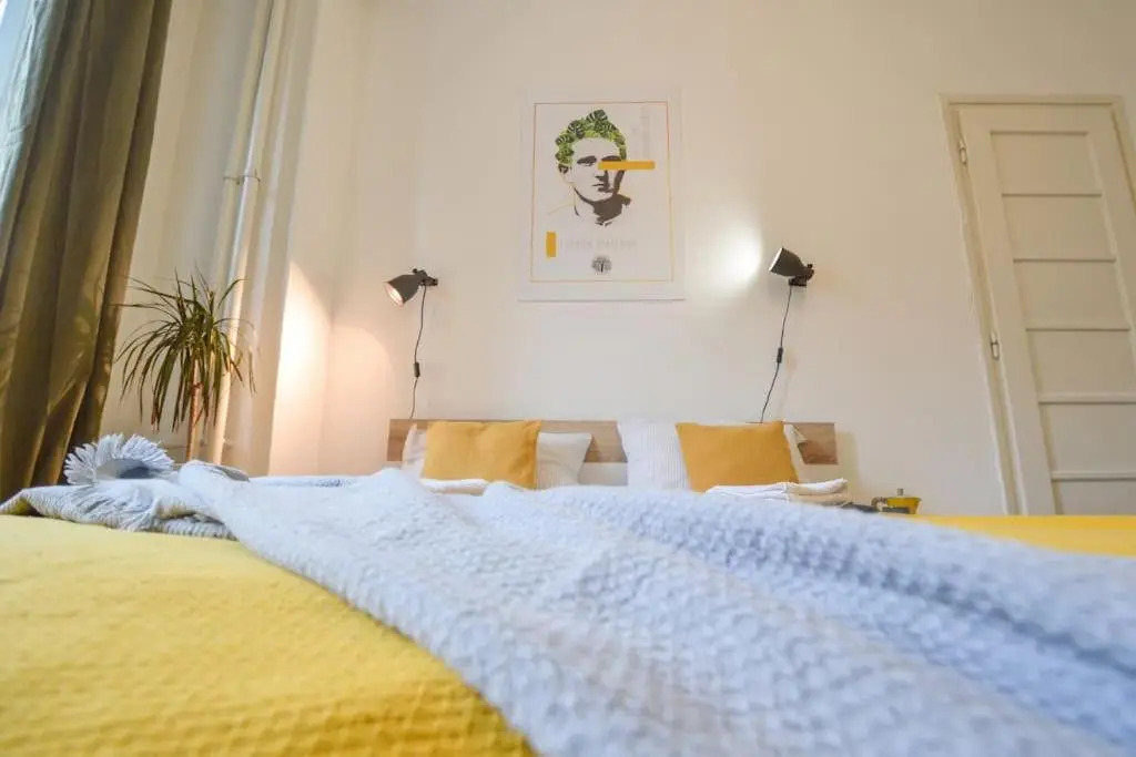 Pavla Papa Studio - Bright & central