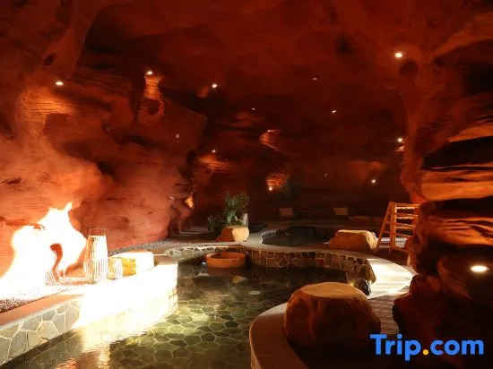 Wuyi Huakaishengdu Hot Spring Resort Hotel