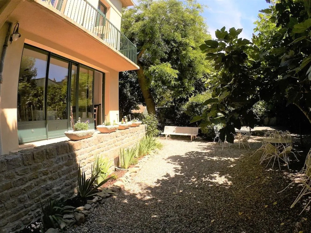 La Villa Carcassonne, Chambres d hôtes, B&B, face à la Cité Médiévale