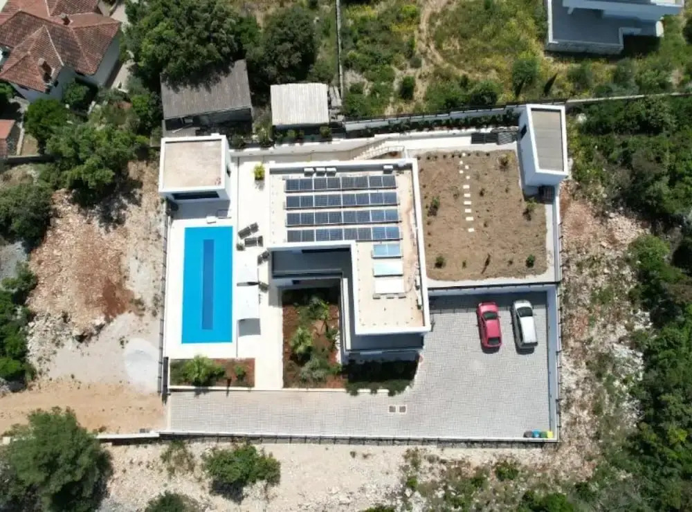 Sunset Villa Aves with Pool, Gym and Sauna