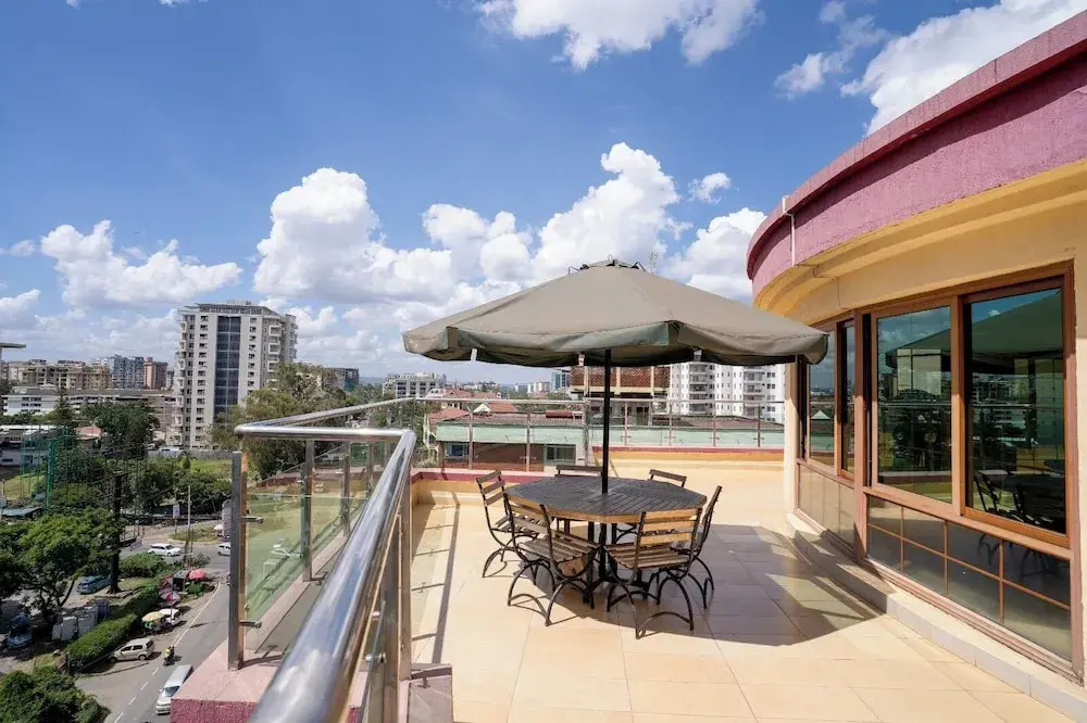 Luxurious 4 Bedroom Apartment With a Rooftop Pool in Kilimani
