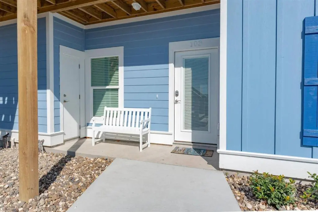 Copano Breeze by Miss Kitty’s