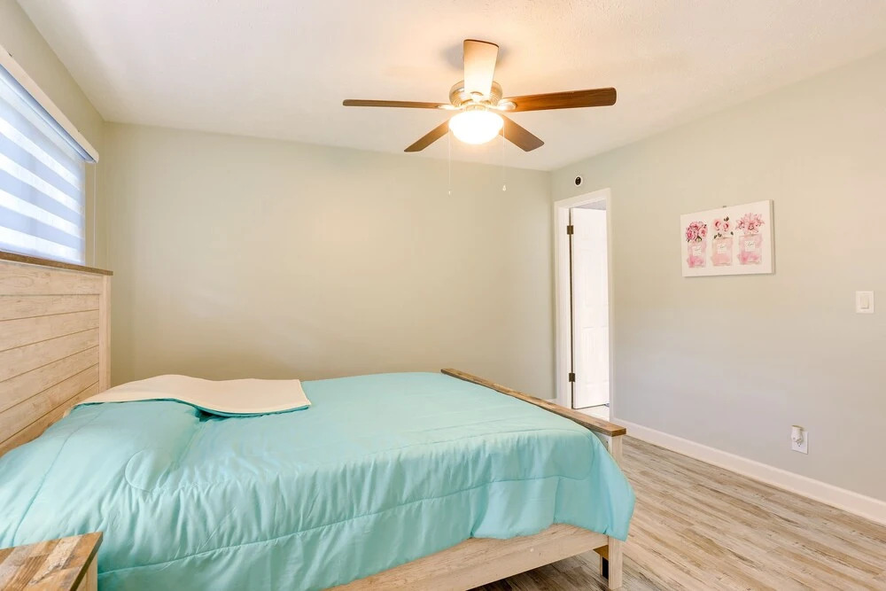 Charming Omaha Getaway - 3 Mi to Baxter Arena!