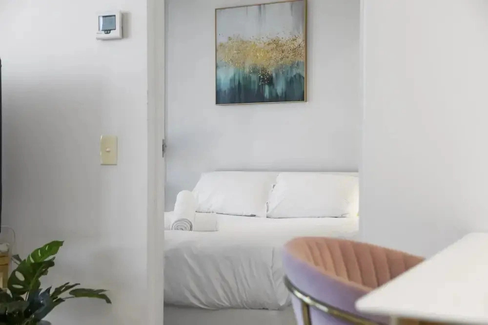 Bright South Yarra 1 Bed Flat Near Cafes & Shops