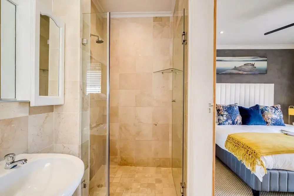 Camps Bay 4BR w Pool and Sea Views Atlantic Gem