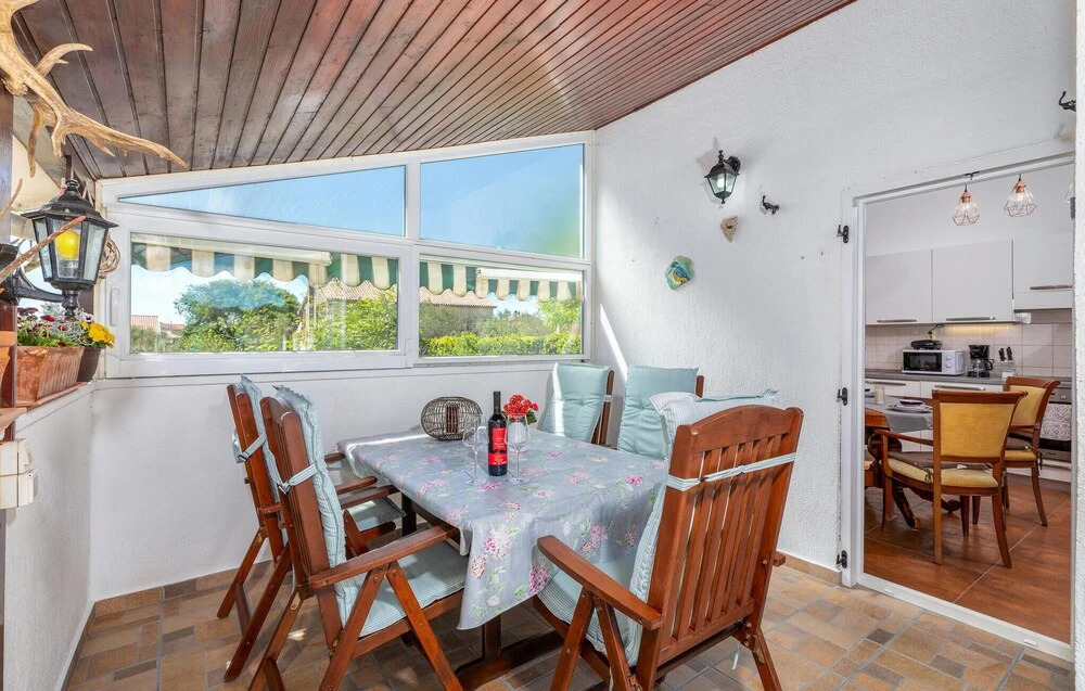 Nice Home in Valbandon with Hot Tub, WiFi & 2 Bedrooms