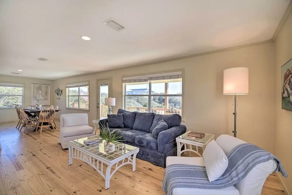 Gulf Shores Rental w/ Large Porch - Walk to Beach