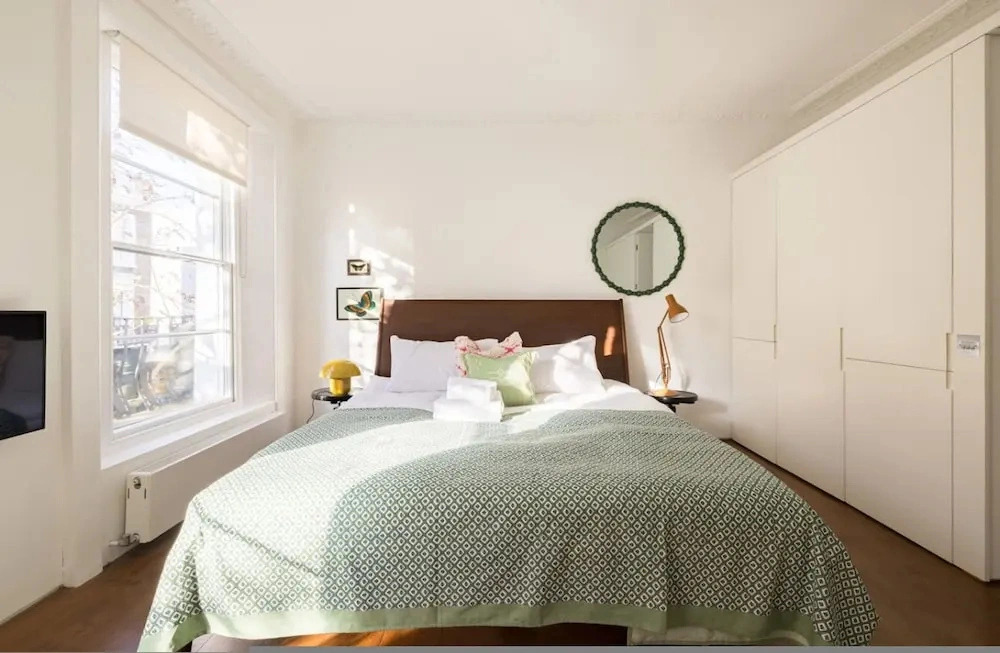 Bellevue Notting Hill 2 Bed by Holland Park