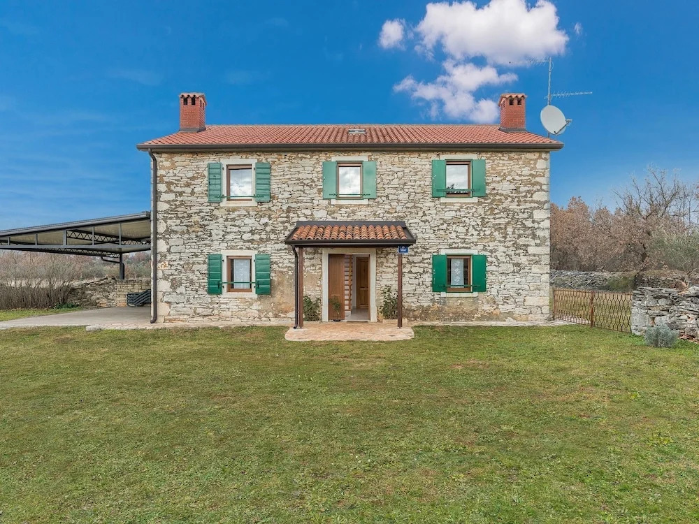 Traditional Stone Holiday House for up to 8 Persons