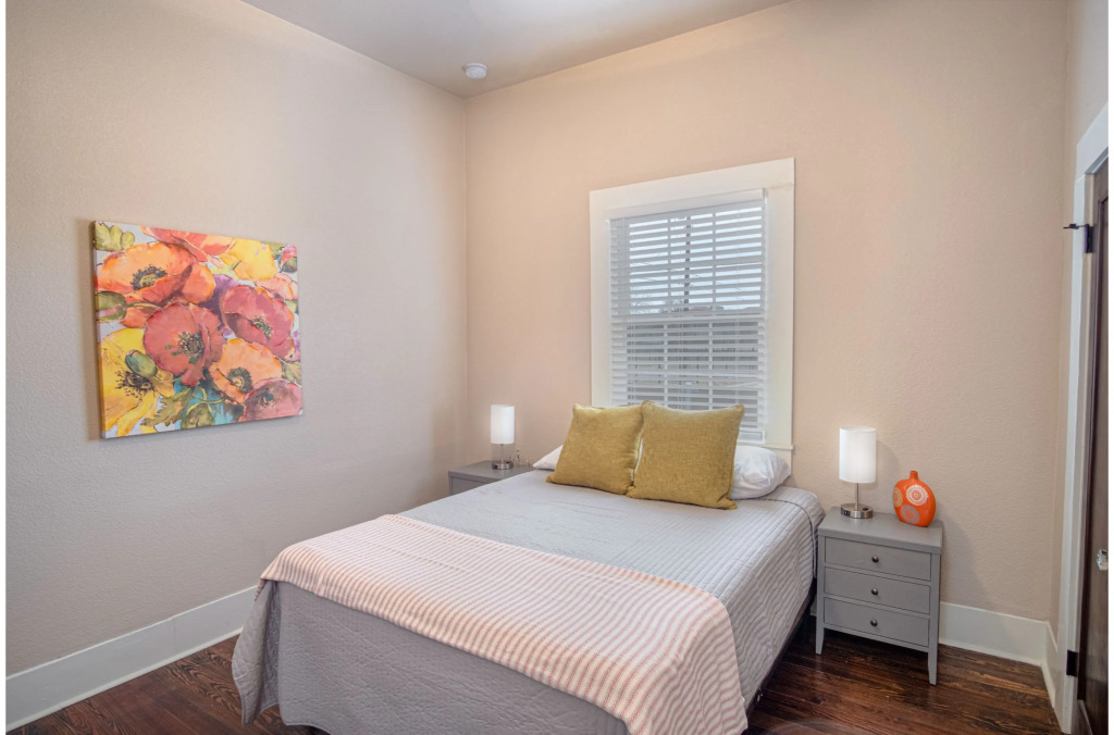 Beautiful Craftmans  4BR/2,5BA Home Near Downtown