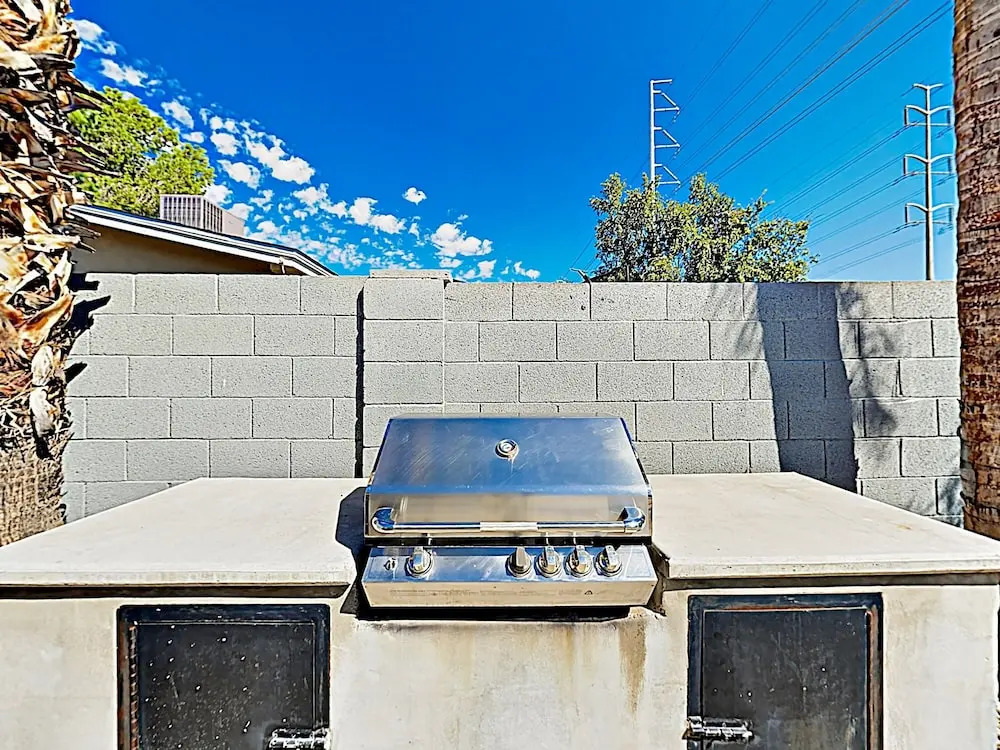 New Listing! Luxury Home: Heated Lagoon-Style Pool Home