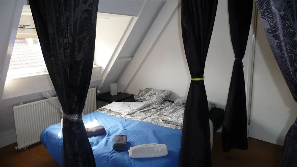 Leidse Square Nightlife Apartment