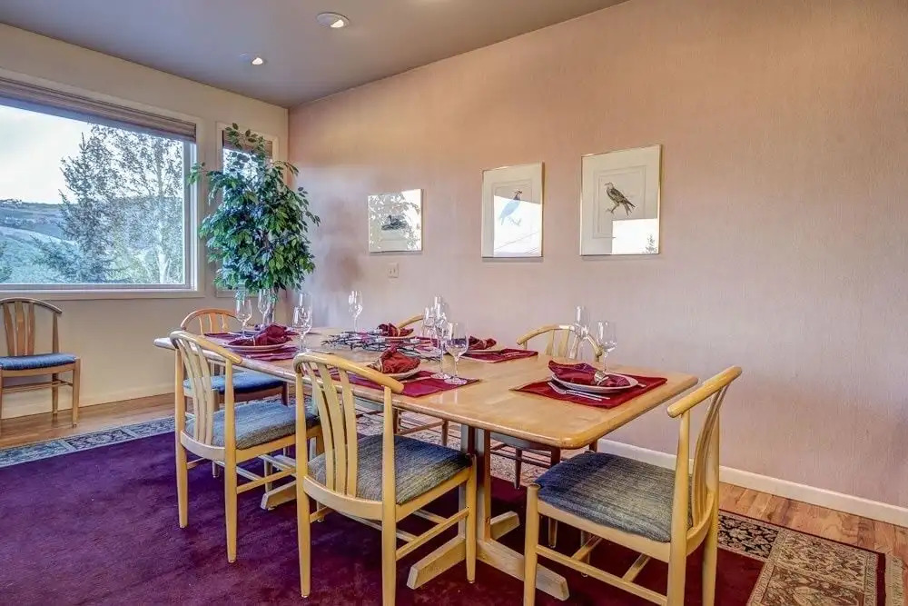 1117 Lowell Avenue 4 Bedroom Condo