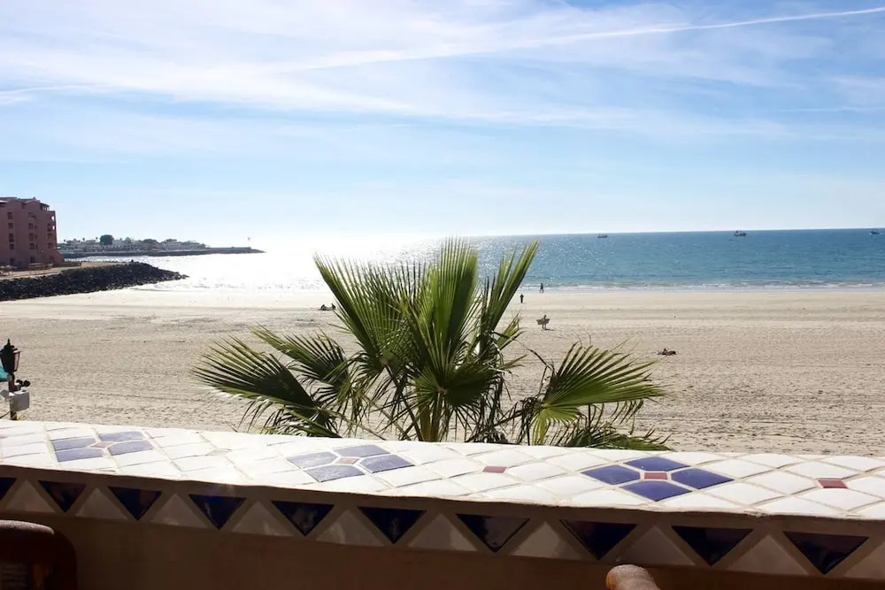 Las Gaviotas 2BR 402 by Casago
