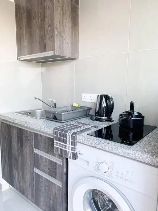 Spacious studio - short walk from Nissi beach!