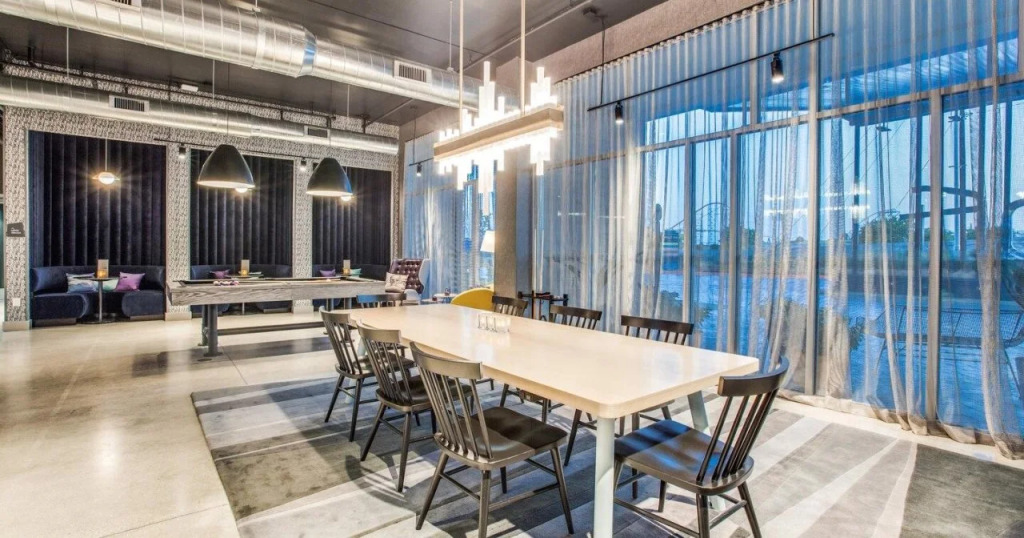 Aloft Dallas Arlington Entertainment District