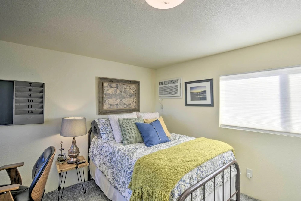 Ideally Located Chico Home - Fire Pit & Grill